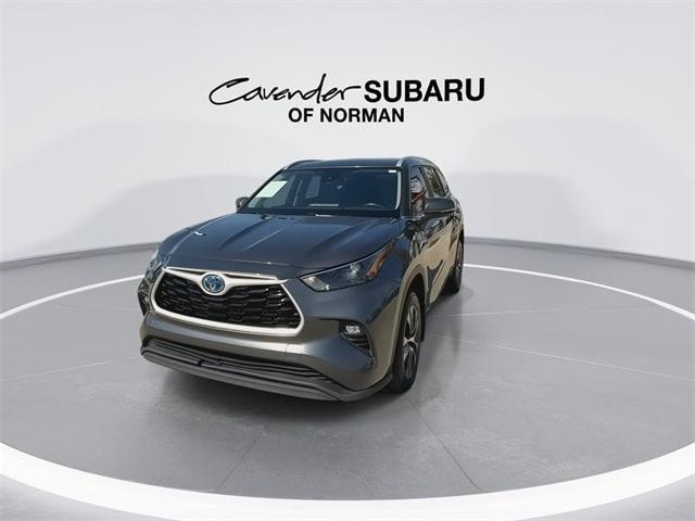 used 2023 Toyota Highlander Hybrid car, priced at $34,981
