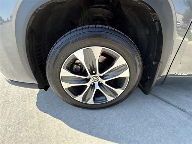 used 2023 Toyota Highlander Hybrid car, priced at $34,981