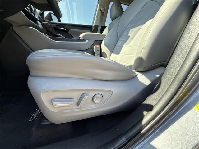 used 2023 Toyota Highlander Hybrid car, priced at $34,981