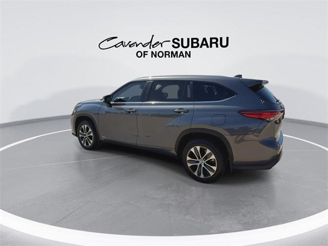 used 2023 Toyota Highlander Hybrid car, priced at $34,981