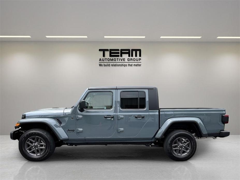 new 2024 Jeep Gladiator car, priced at $44,659