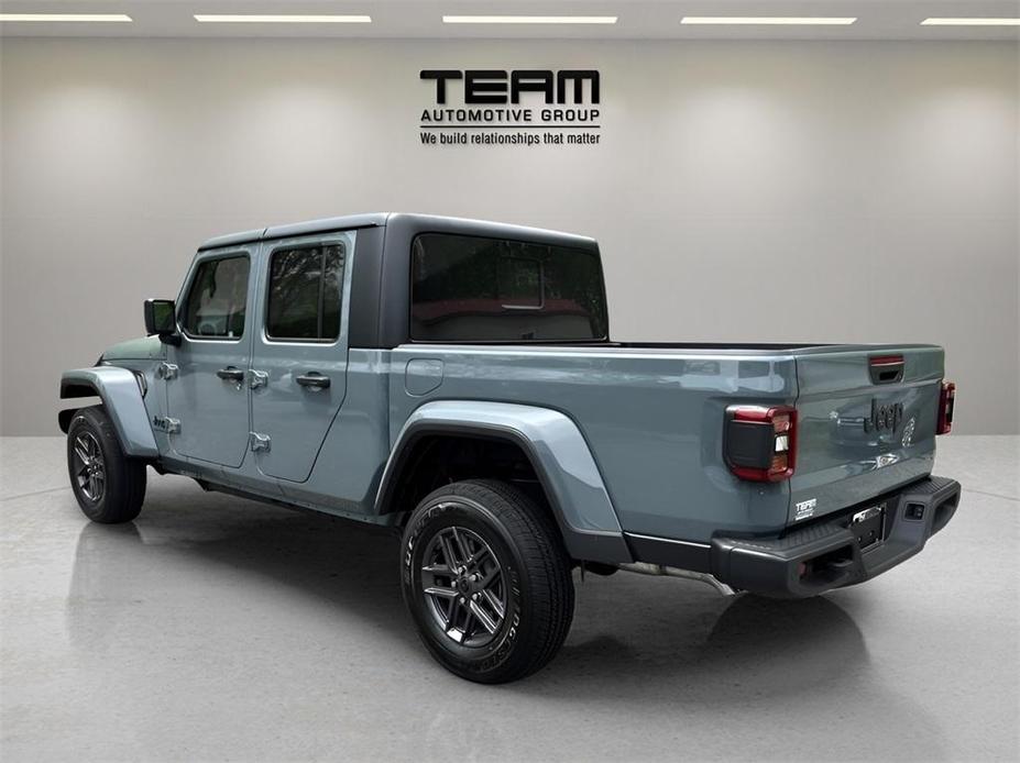 new 2024 Jeep Gladiator car, priced at $44,659