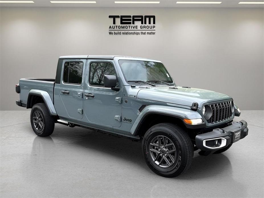 new 2024 Jeep Gladiator car, priced at $45,659