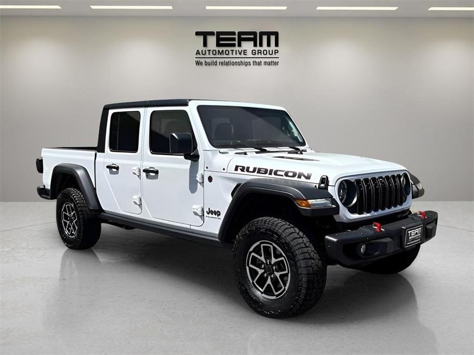 new 2024 Jeep Gladiator car, priced at $57,619