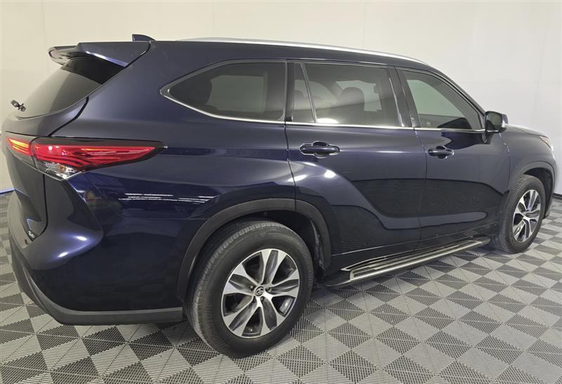 used 2020 Toyota Highlander car, priced at $28,995