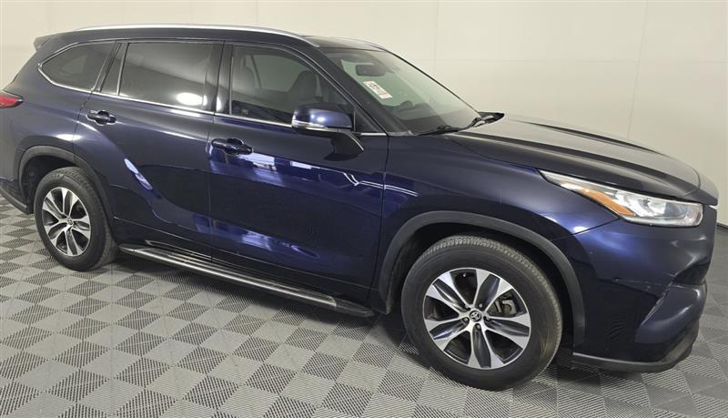 used 2020 Toyota Highlander car, priced at $28,995