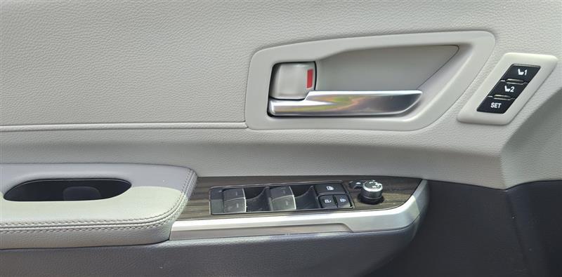 used 2022 Toyota Sienna car, priced at $31,786
