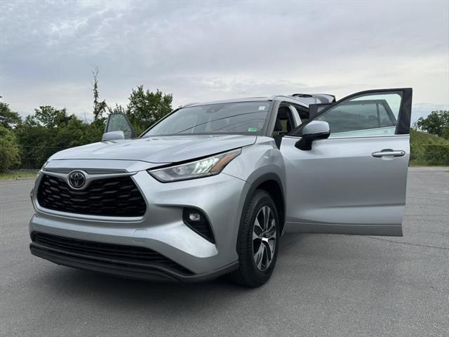 used 2020 Toyota Highlander car, priced at $26,995