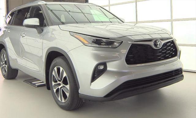 used 2021 Toyota Highlander car, priced at $25,786