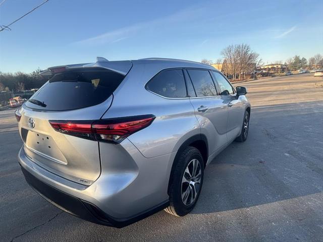 used 2022 Toyota Highlander car, priced at $28,995