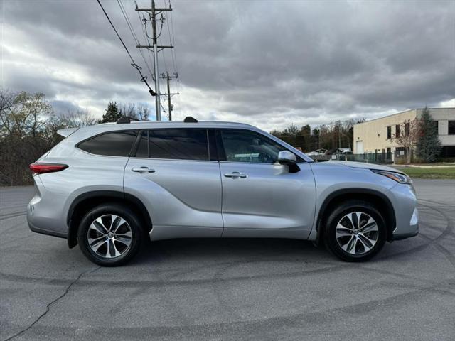 used 2020 Toyota Highlander car, priced at $26,499