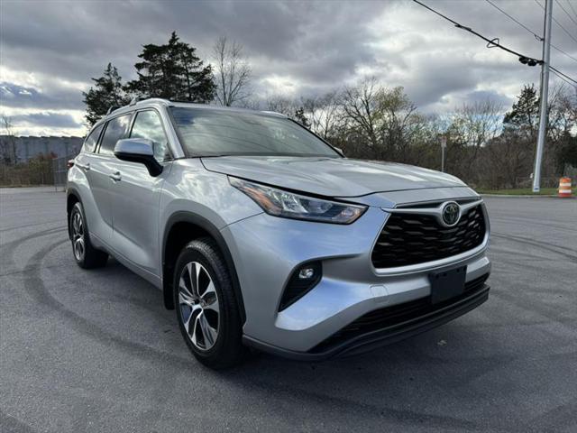 used 2020 Toyota Highlander car, priced at $26,499