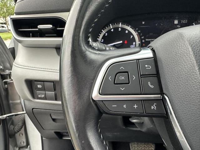 used 2021 Toyota Highlander car, priced at $25,786