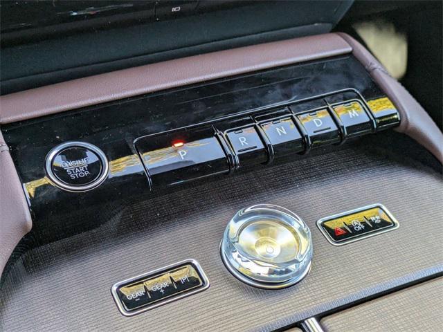 new 2025 Lincoln Navigator car, priced at $103,805