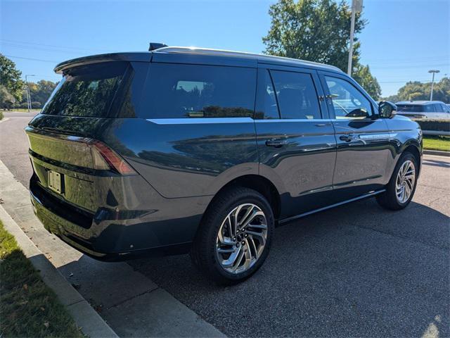 new 2025 Lincoln Navigator car, priced at $103,805