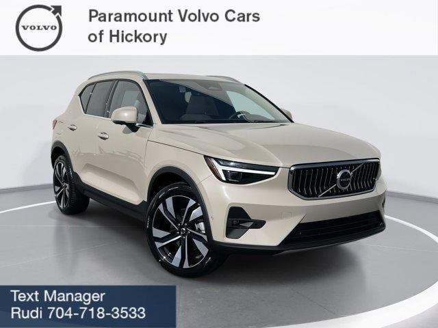 new 2025 Volvo XC40 car, priced at $51,565