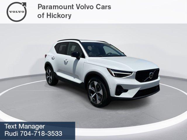 new 2025 Volvo XC40 car, priced at $47,315