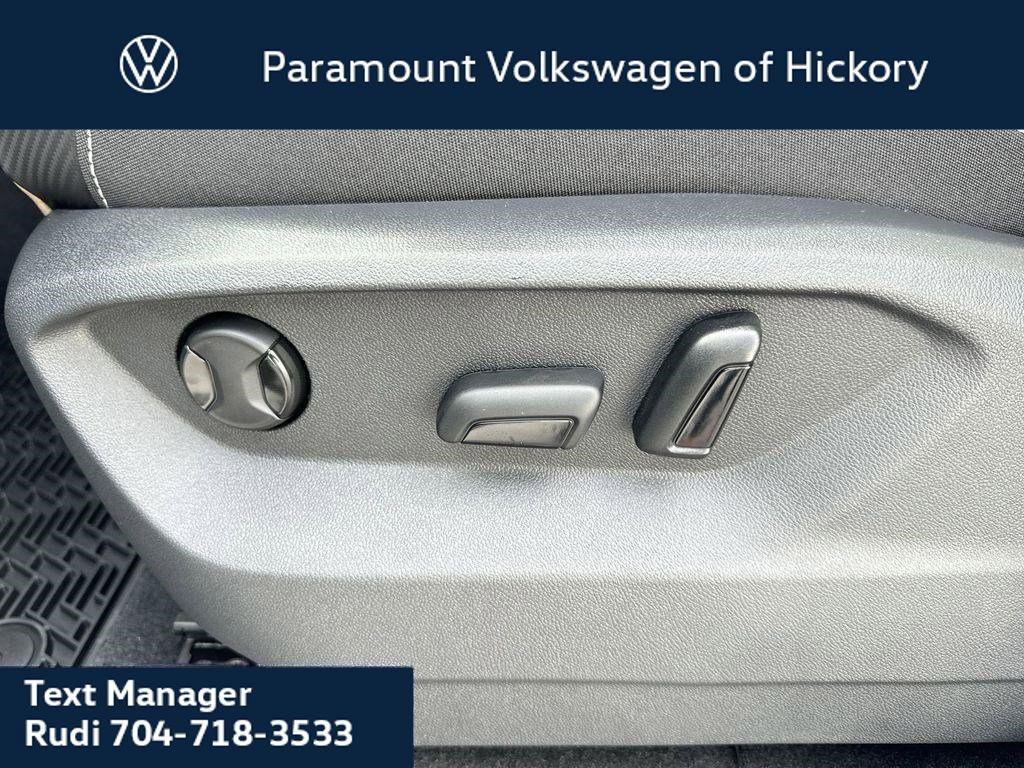 new 2025 Volkswagen Atlas Cross Sport car, priced at $39,011