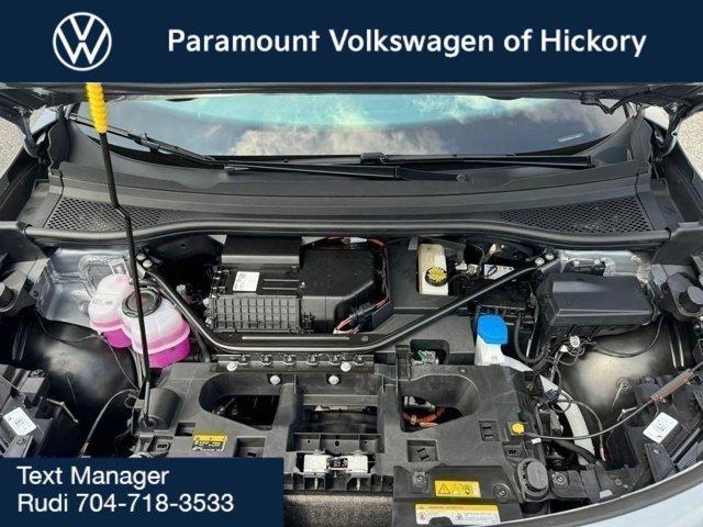 new 2025 Volkswagen ID.4 car, priced at $46,171