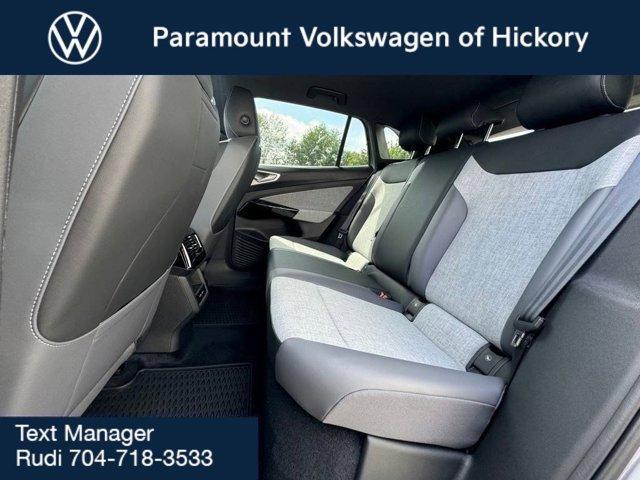 new 2025 Volkswagen ID.4 car, priced at $46,171