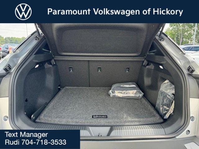 new 2025 Volkswagen ID.4 car, priced at $51,171