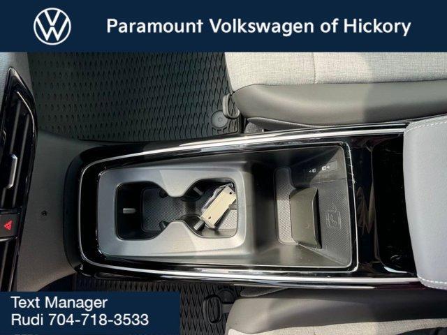 new 2025 Volkswagen ID.4 car, priced at $51,171