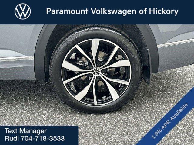 new 2025 Volkswagen Atlas car, priced at $53,441