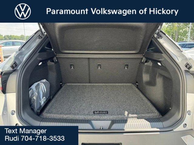 new 2025 Volkswagen ID.4 car, priced at $46,171
