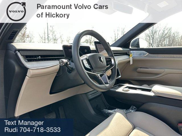 new 2025 Volvo EX90 car, priced at $95,140
