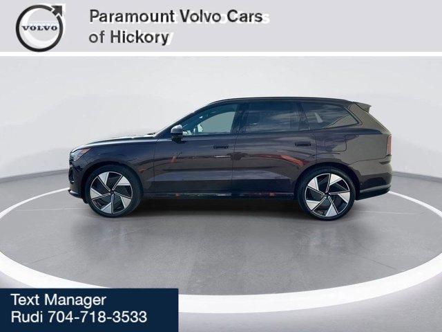 new 2025 Volvo EX90 car, priced at $90,140