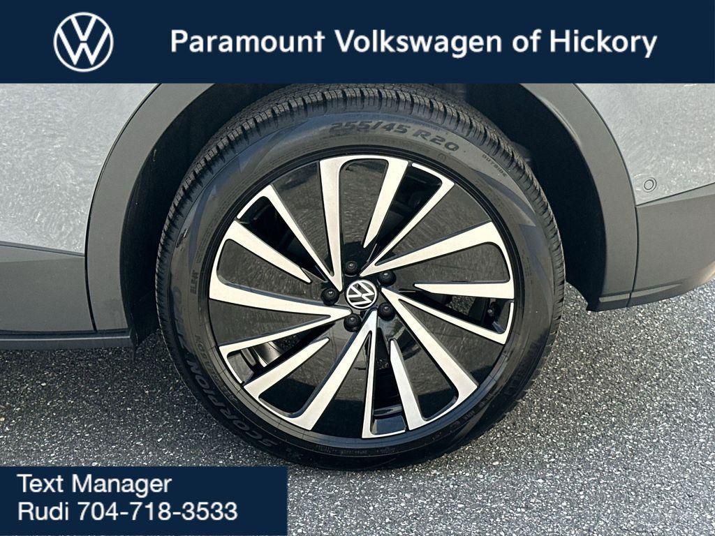 new 2025 Volkswagen ID.4 car, priced at $51,161