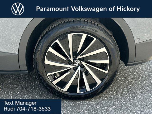 new 2025 Volkswagen ID.4 car, priced at $51,161