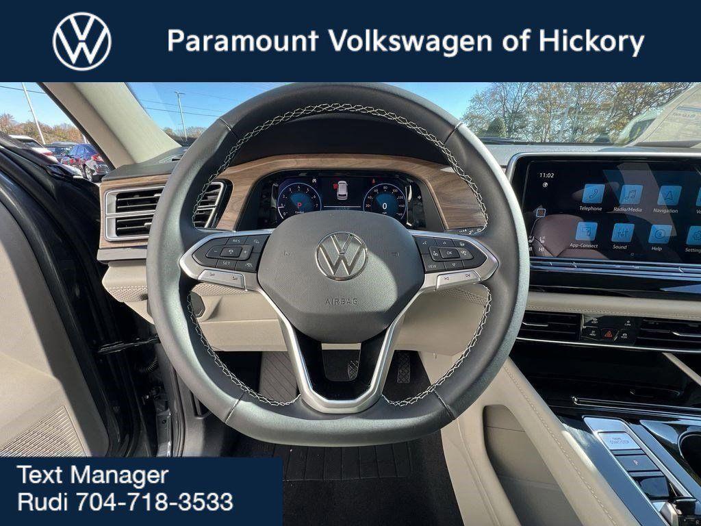 new 2025 Volkswagen Atlas car, priced at $43,922