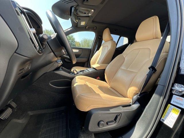 used 2019 Volvo XC40 car, priced at $25,100