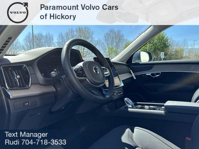 new 2025 Volvo XC90 car, priced at $69,155