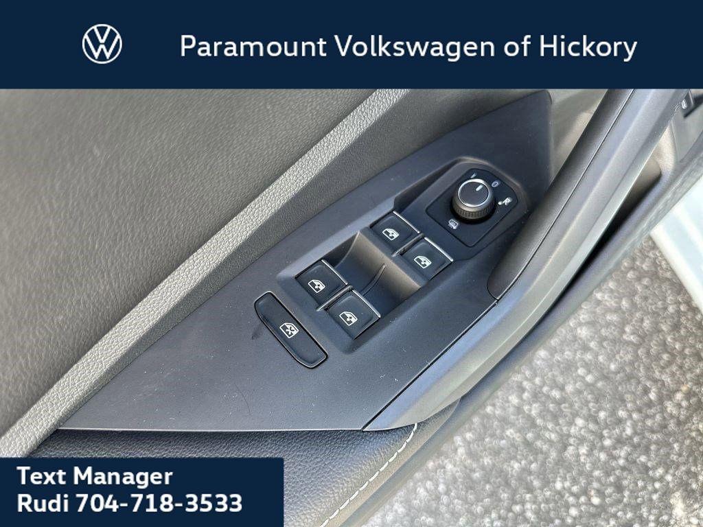 new 2025 Volkswagen Jetta car, priced at $25,981