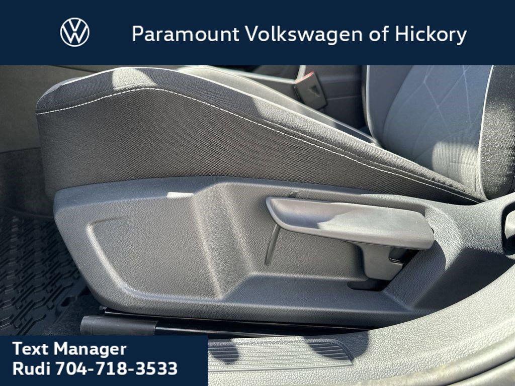 new 2025 Volkswagen Jetta car, priced at $25,981