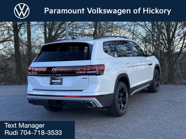 new 2024 Volkswagen Atlas car, priced at $53,768