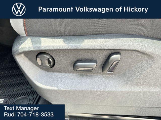 new 2025 Volkswagen Atlas car, priced at $50,341