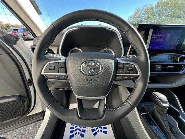 used 2023 Toyota Highlander car, priced at $35,988