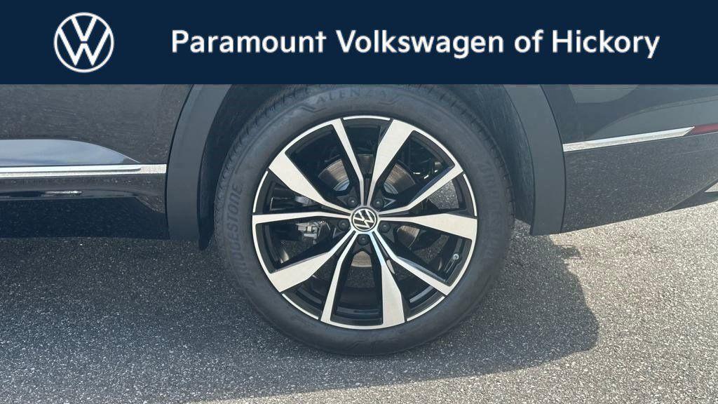 new 2025 Volkswagen Atlas car, priced at $56,486