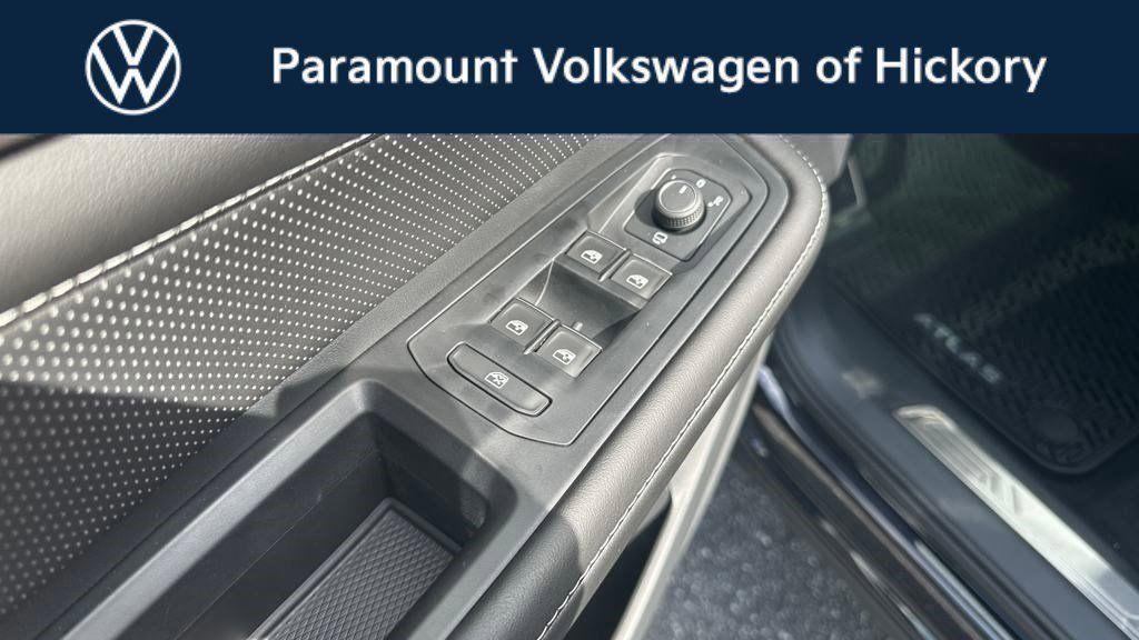 new 2025 Volkswagen Atlas car, priced at $56,486