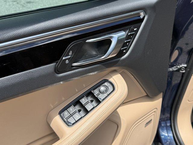 used 2021 Porsche Macan car