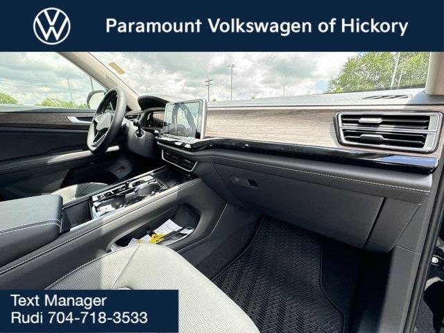 new 2025 Volkswagen Atlas car, priced at $51,656
