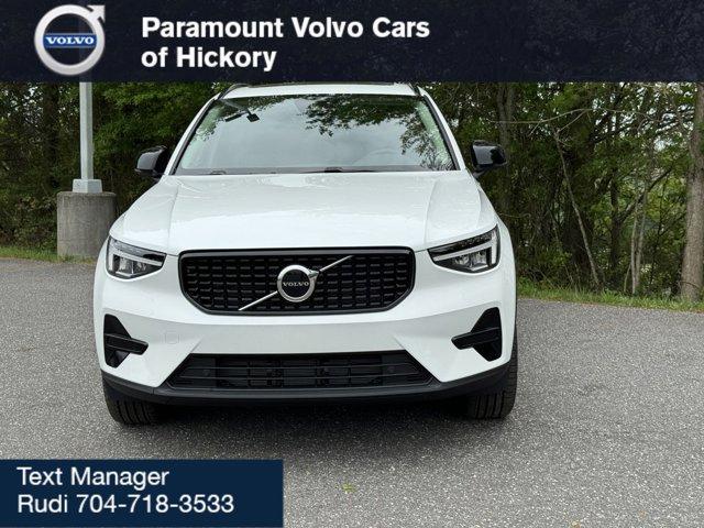 new 2024 Volvo XC40 car, priced at $46,075