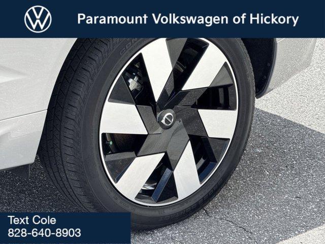 used 2024 Volvo XC60 Recharge Plug-In Hybrid car, priced at $51,900