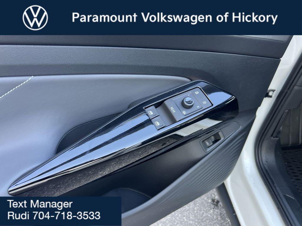 new 2025 Volkswagen ID.4 car, priced at $52,816