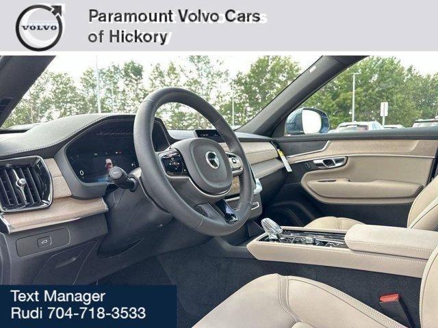 new 2025 Volvo XC90 car, priced at $62,395