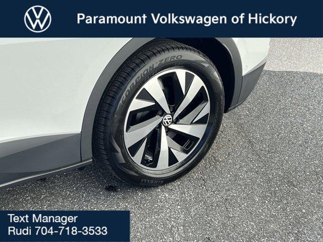 new 2025 Volkswagen ID.4 car, priced at $47,261