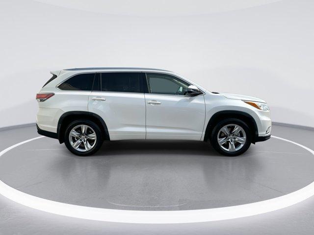 used 2015 Toyota Highlander car, priced at $19,900